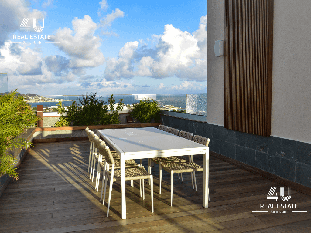 Fourteen At Mullet Bay – Penthouse à vendre !